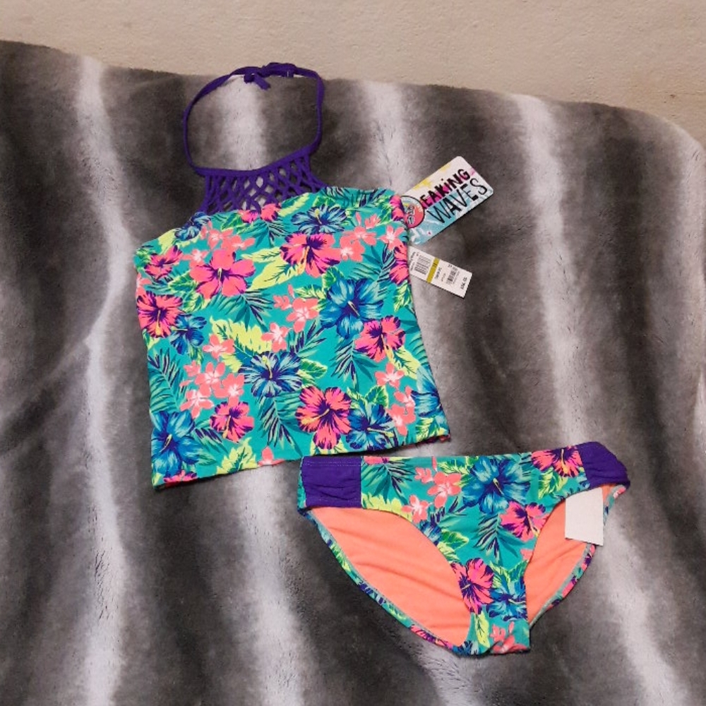 Girls swimsuit